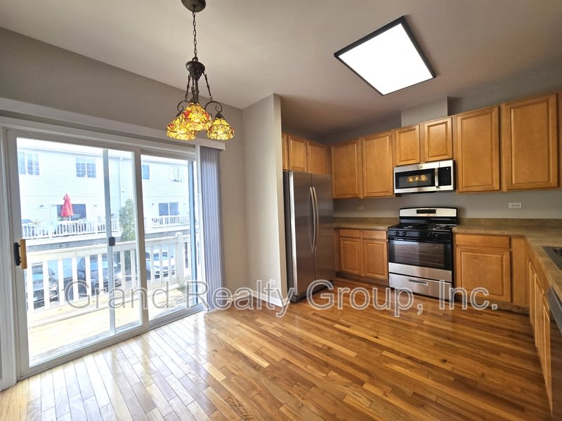 652 South Rosehall Lane – photo 4