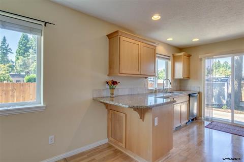 537 Se Oak Grove Ave – photo 5