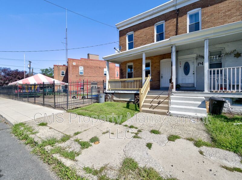 12 Adella Ave – photo 1