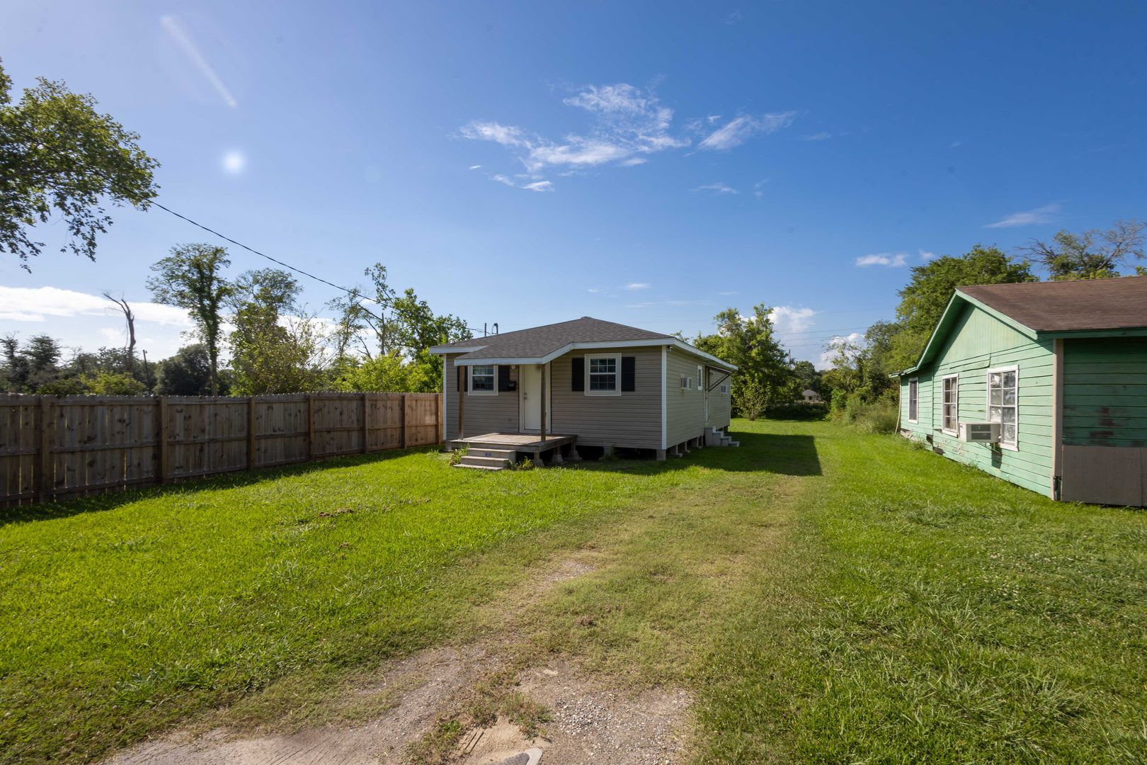 Cute 2 Bed / 1 bath home in Beaumont! Move in ready! – photo 1