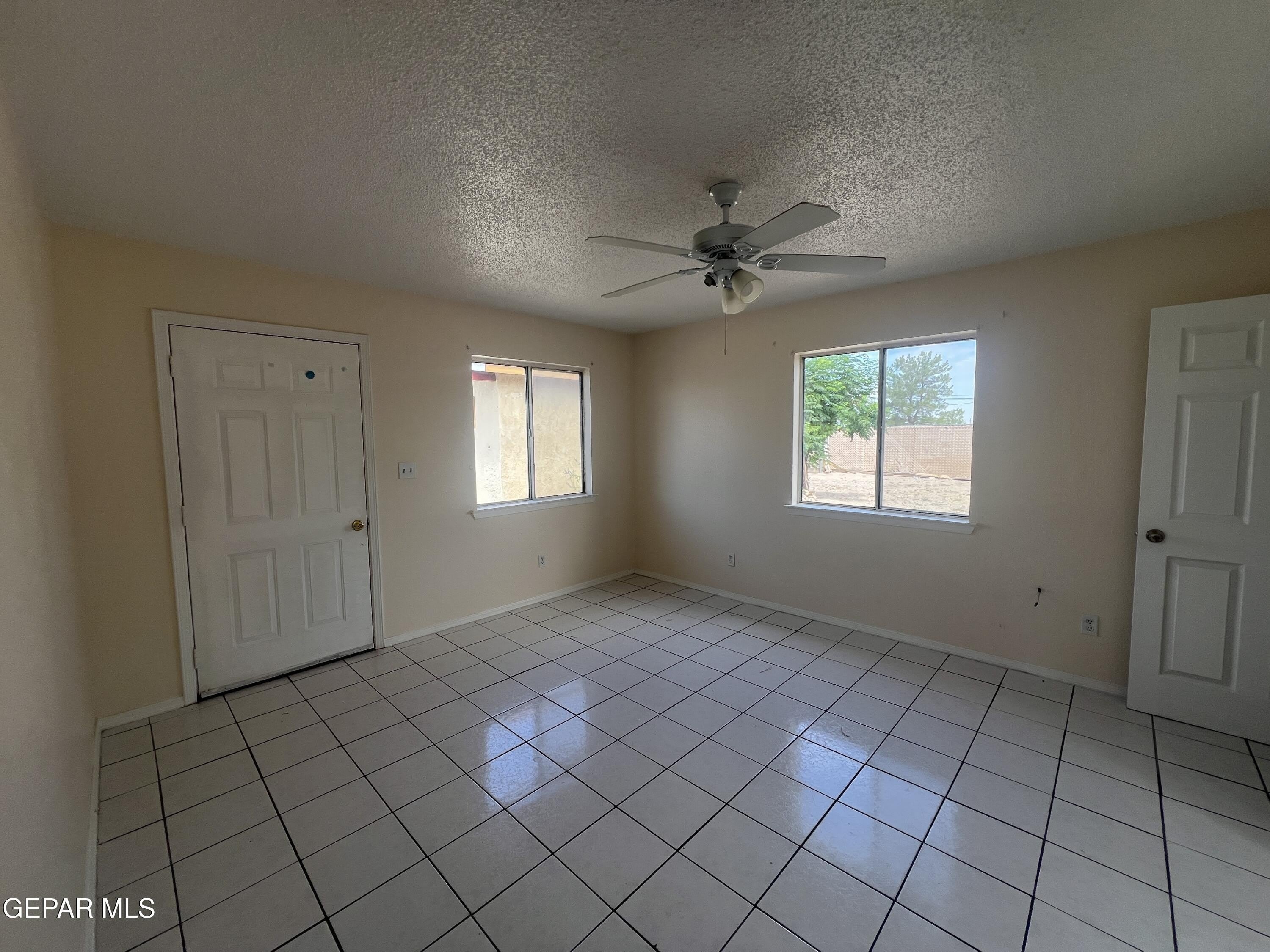1008 ANTONIO Street – photo 4