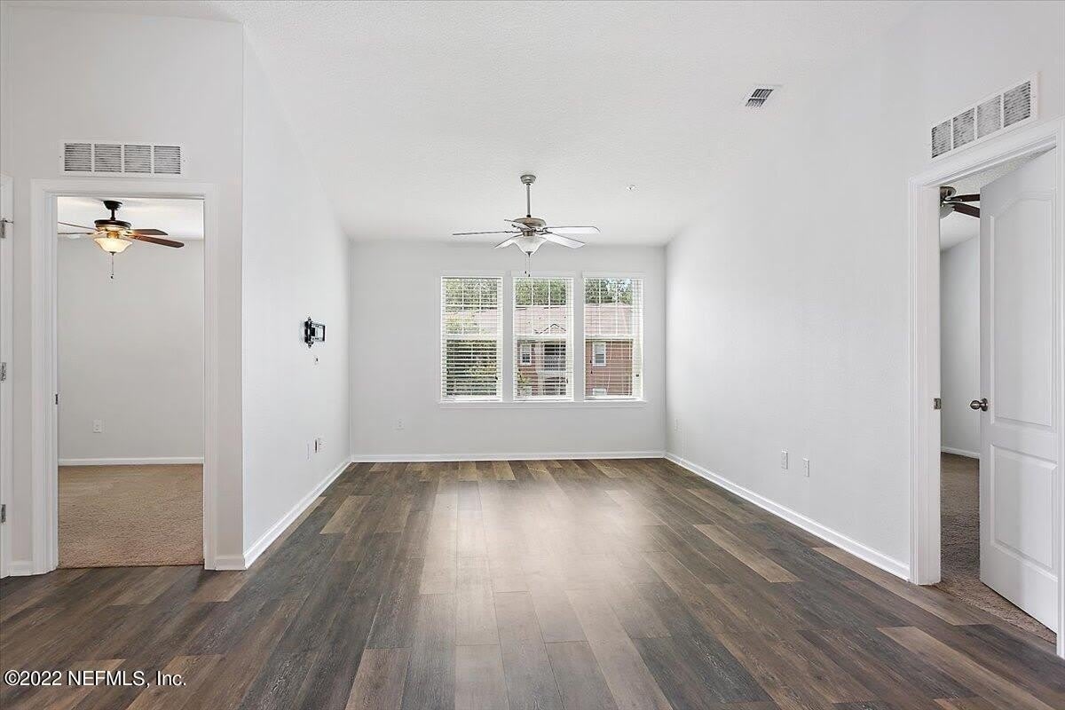 213 LARKIN Place – photo 2