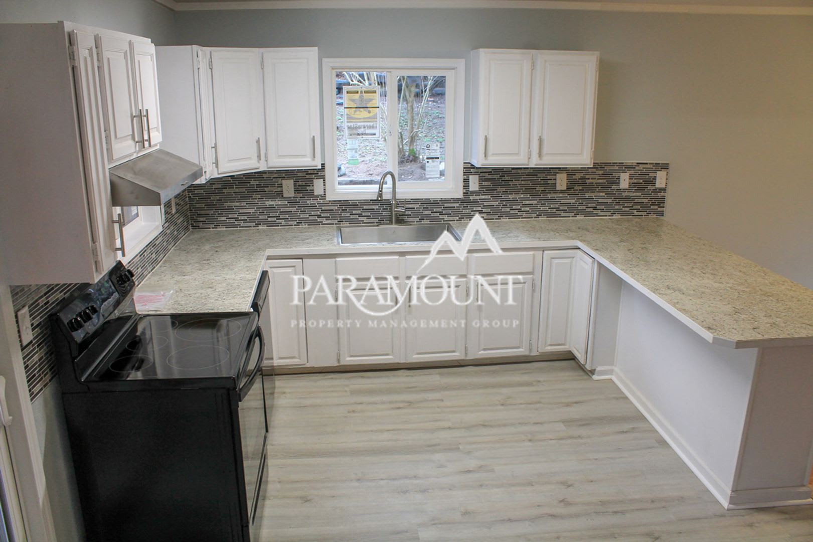 Stunning & Spacious 3 Bedroom! Available 12/24/2026! – photo 3
