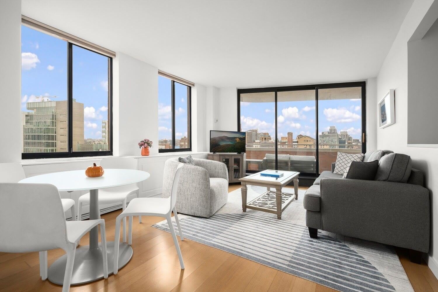 140 CHARLES Street – photo 4