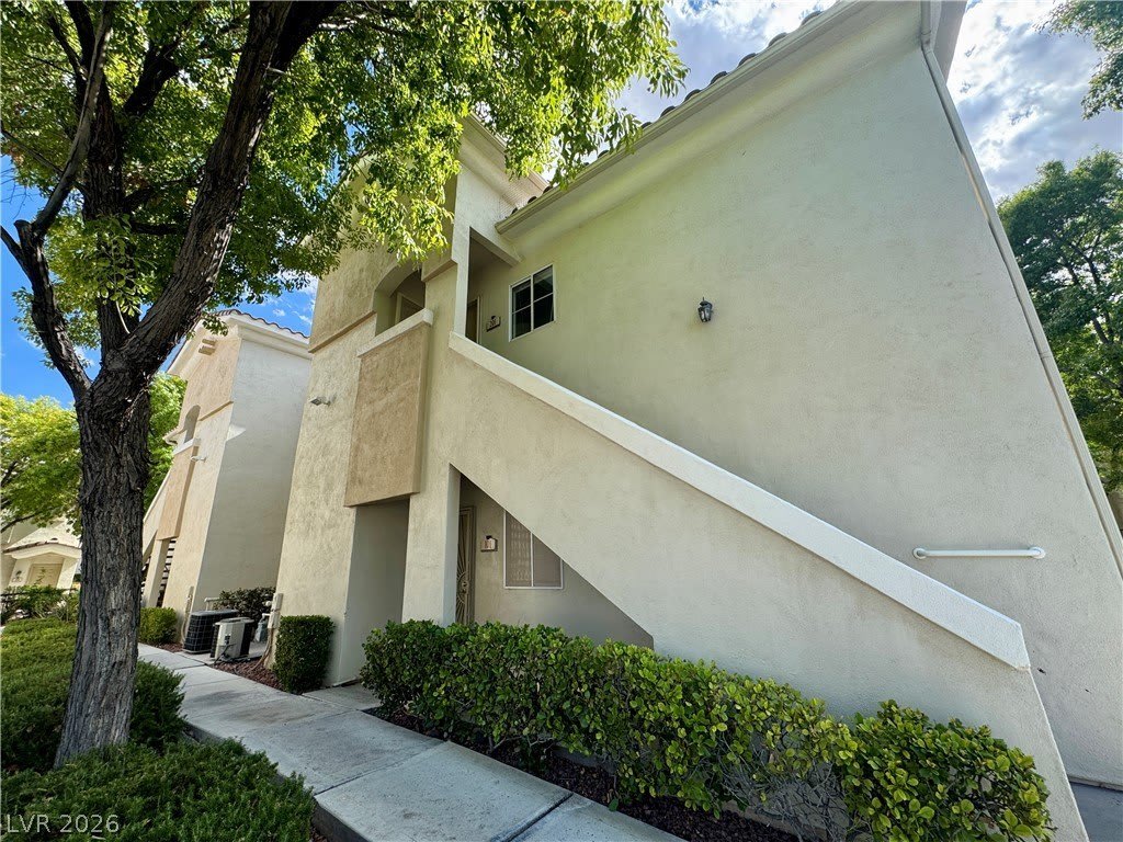 1420 Red Crest Lane – photo 3