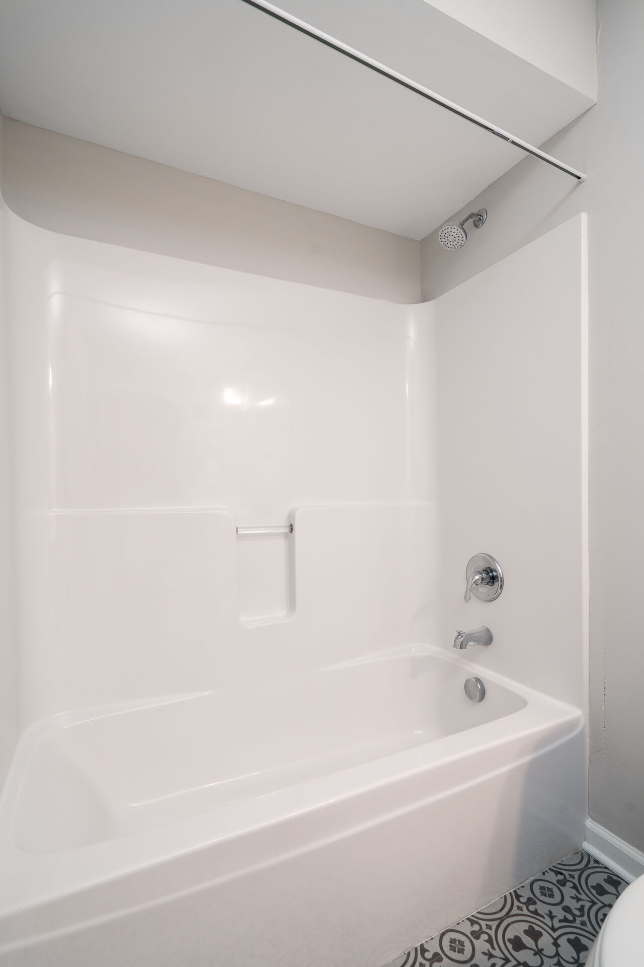 1554 Grand – photo 5