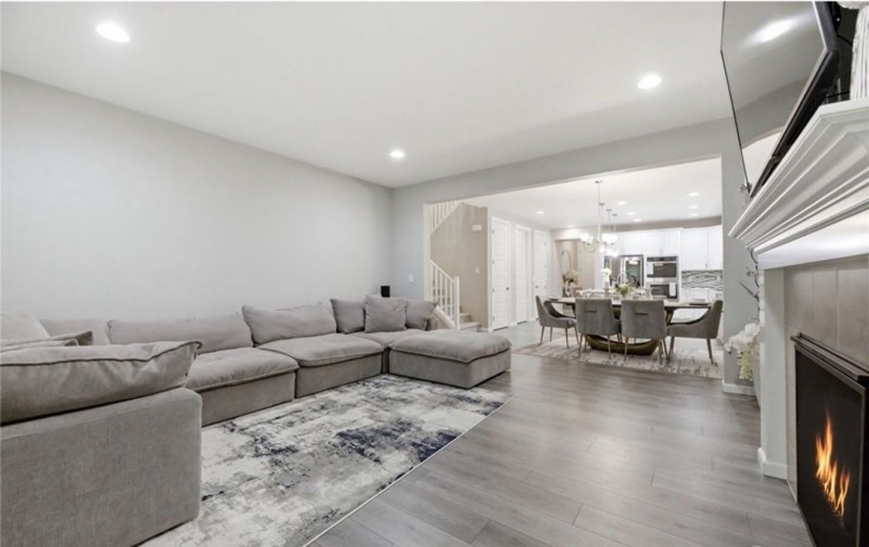 Beautiful Multigenerational Home on a Quiet Cul-de-Sac – photo 2