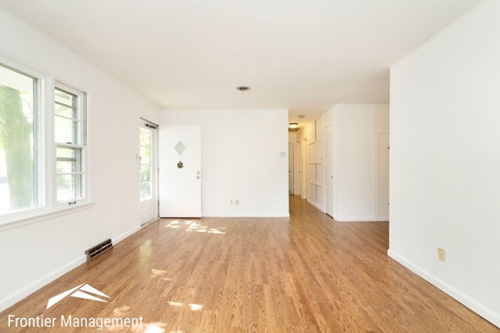 Awesome 3 Bedroom Home Located In A Quiet Family Neighborhood Close To To K State Schools And Shopping – photo 5