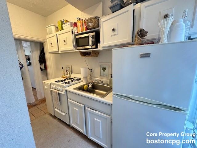 19 South Russell – photo 1