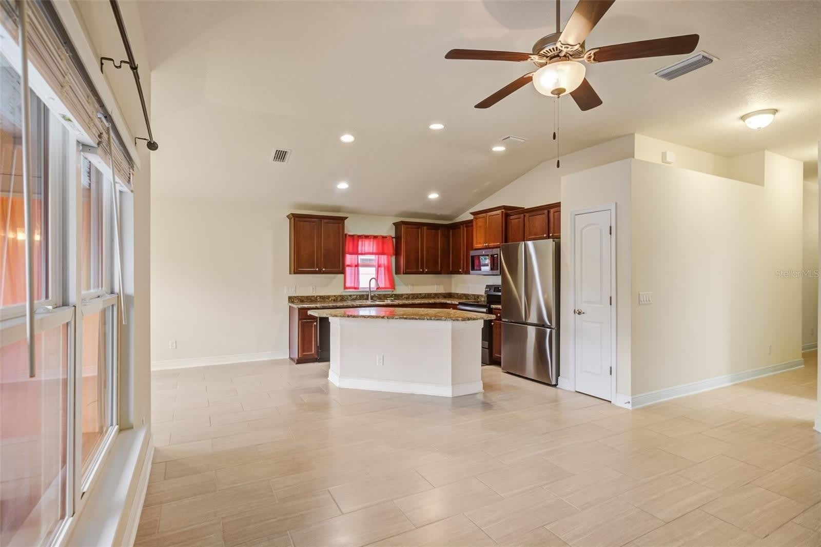 1130 Sabine Lane – photo 5