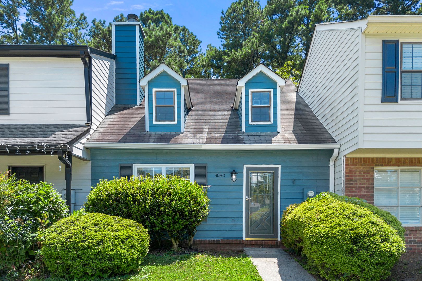 Renovated Modern 2BR Townhome in Prime Kennesaw Location – photo 1
