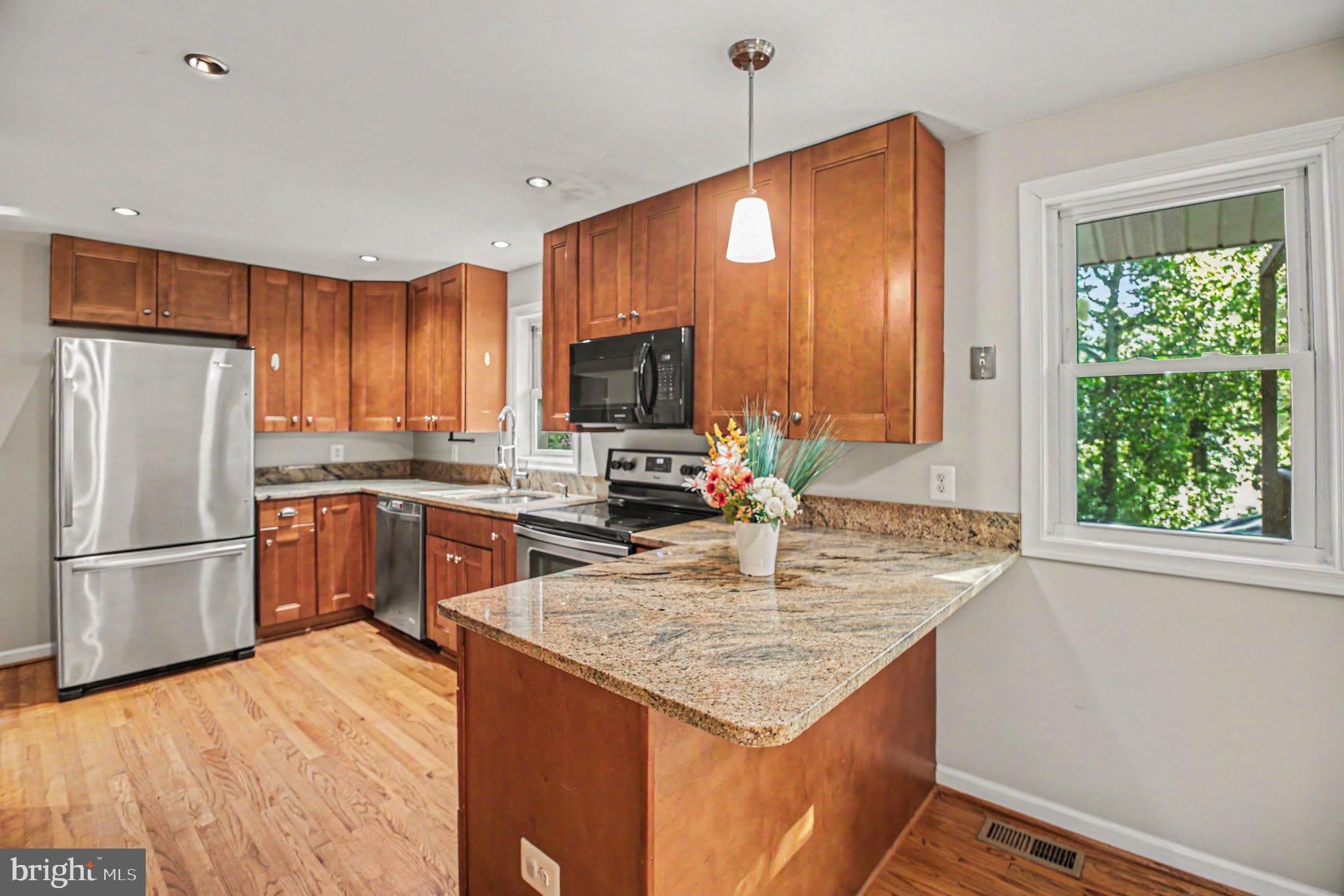 7409 Lake Drive – photo 3