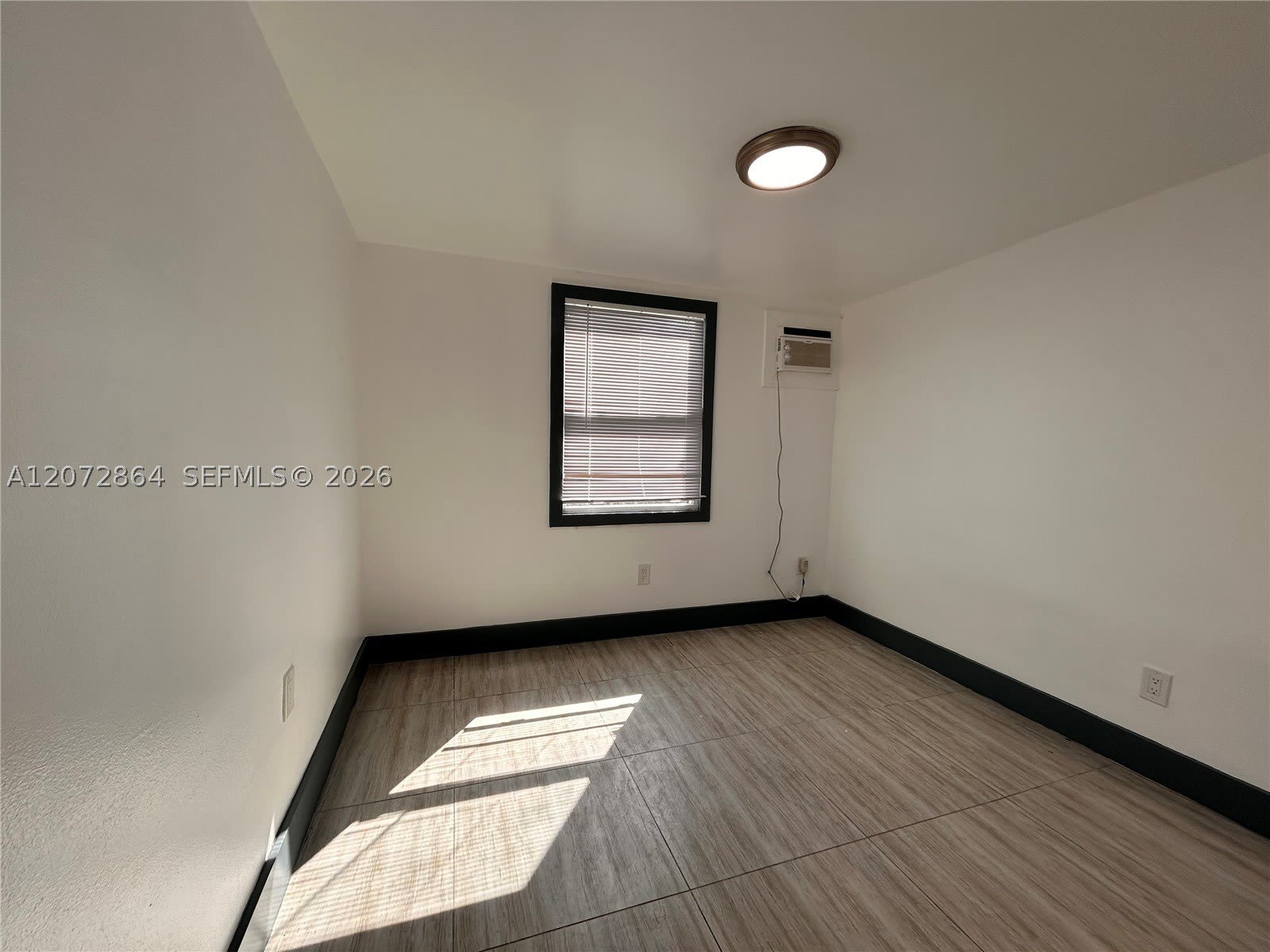 1928 Wilson St – photo 4