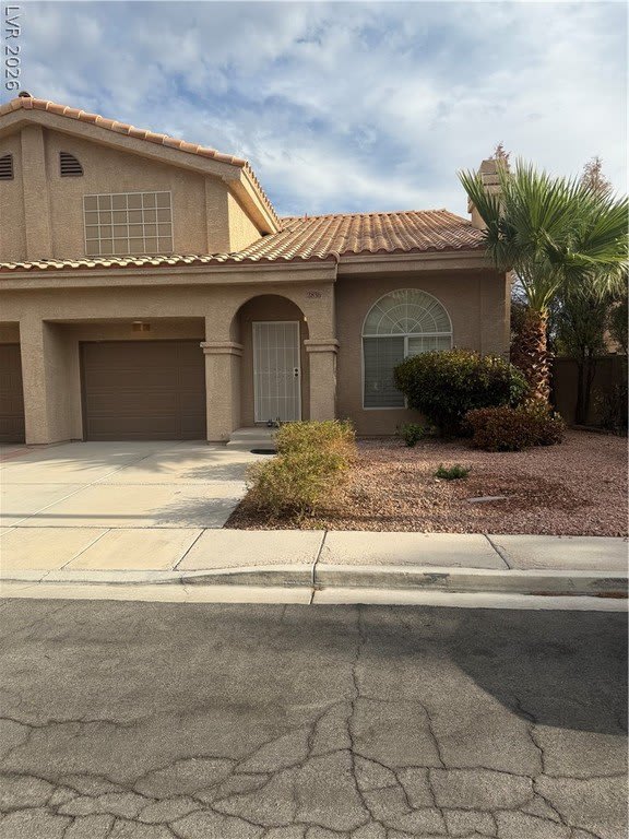 2836 Lone Cliff Drive – photo 2