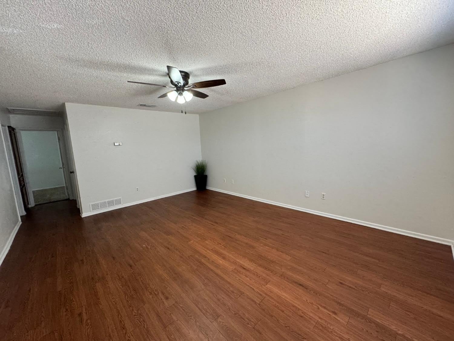 8212 Vernon Avenue – photo 2