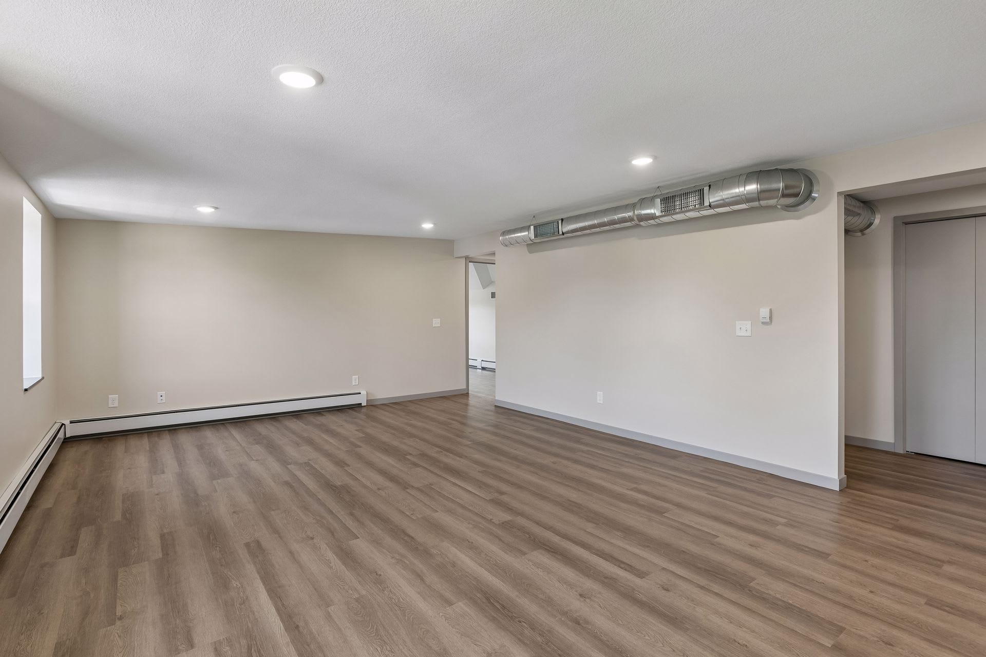 321 6th Street East – photo 4