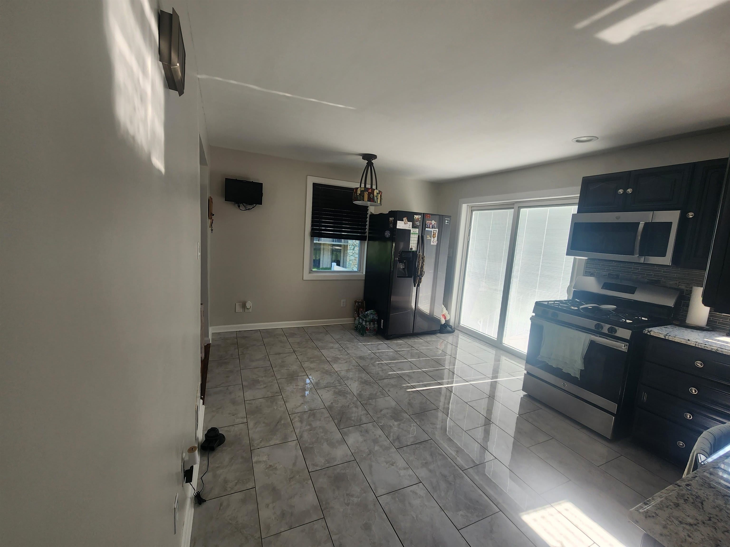 657 BROAD ST – photo 3