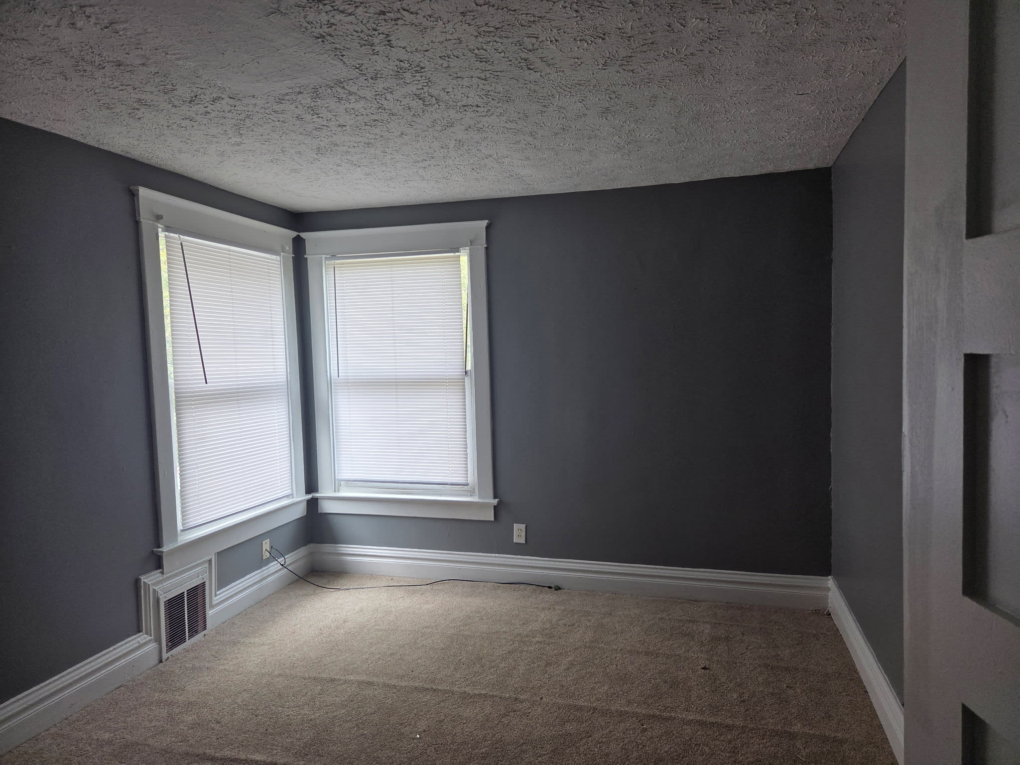 704 East La Salle Street – photo 4