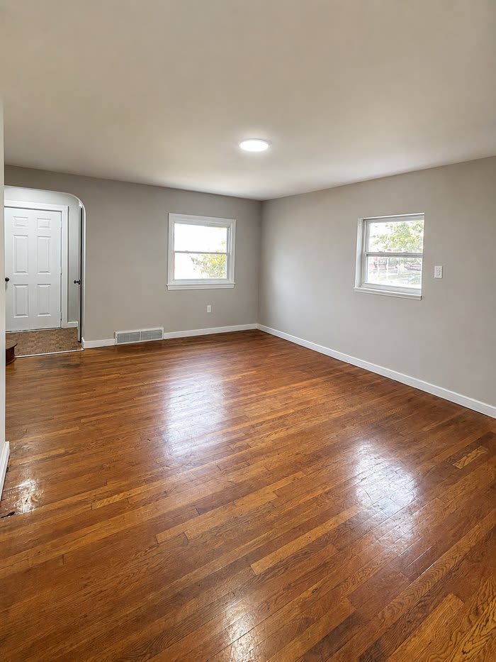 820 Center Avenue – photo 3