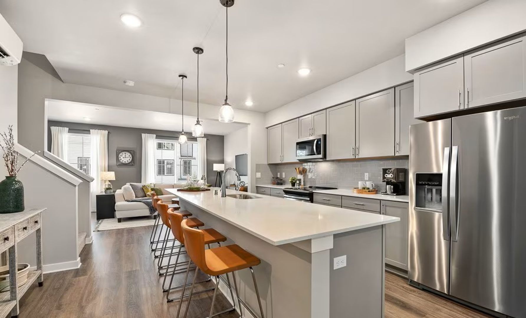 Modern Lake Stevens Townhome with A/C & 2-Car Garage – photo 2