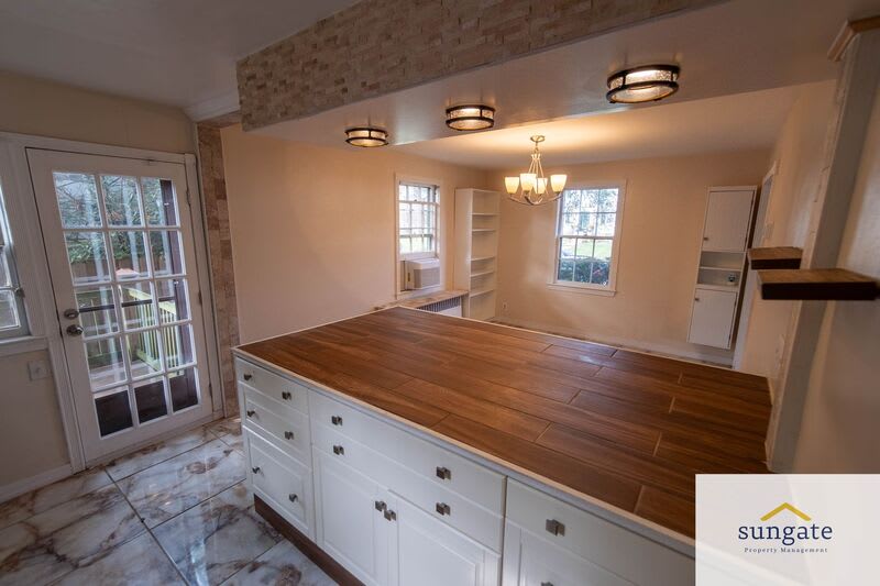 7023 Deerfield Rd – photo 2