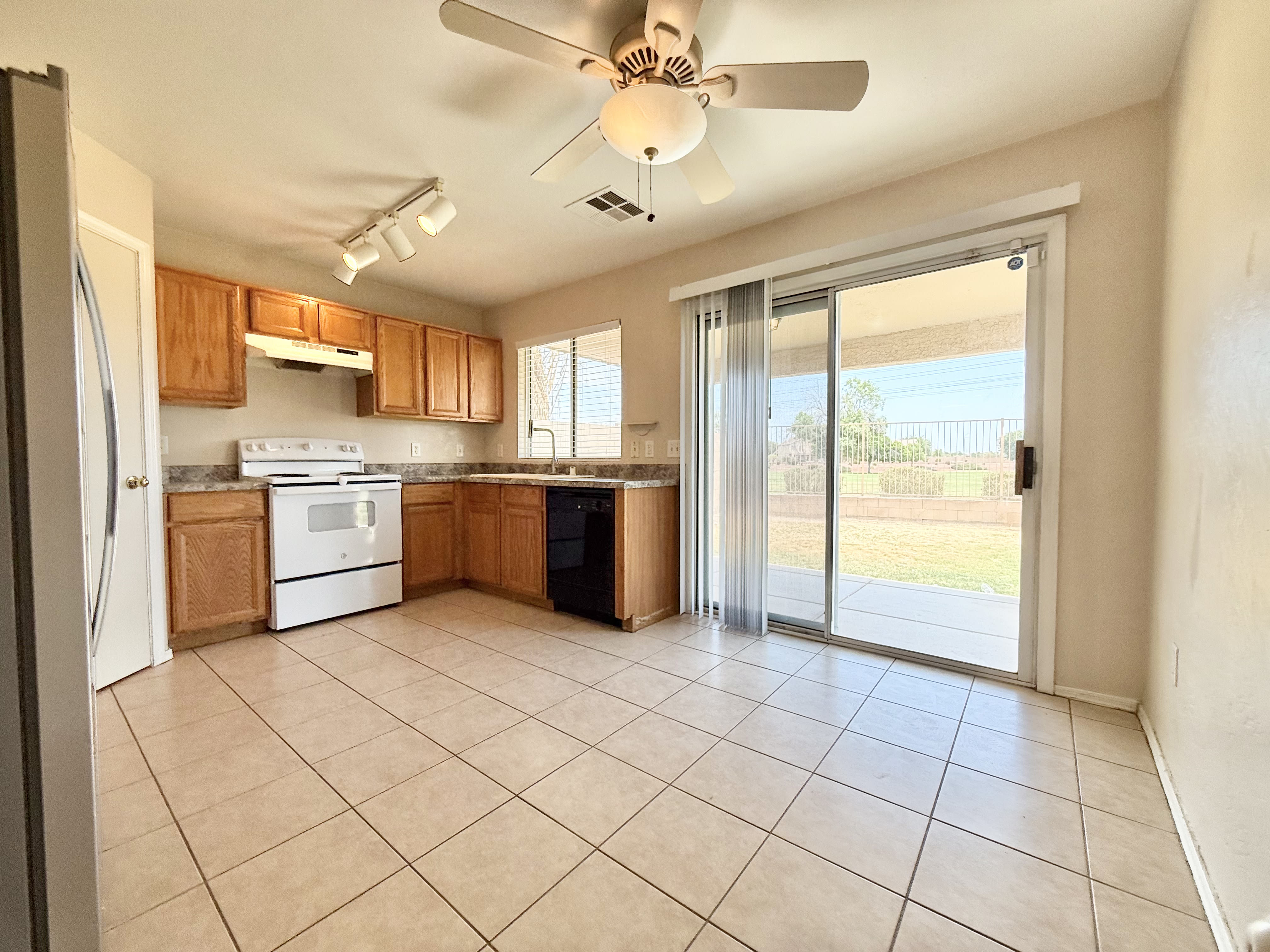 1533 S 121st Dr – photo 5