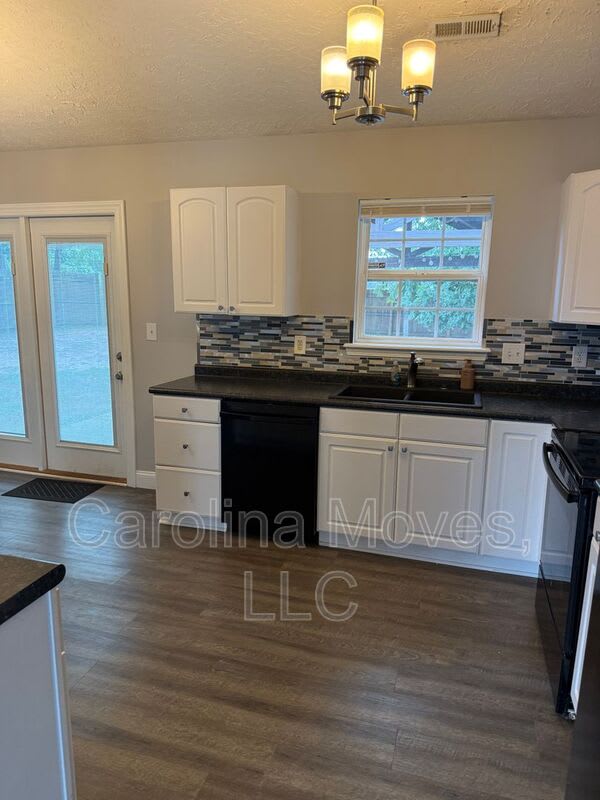 600 Uneeda Ct. – photo 4