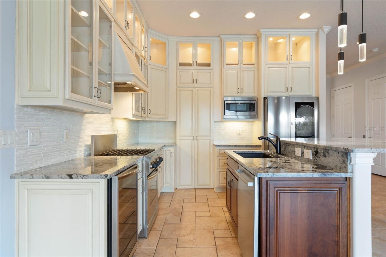 262 YACHT HARBOR Drive – photo 3