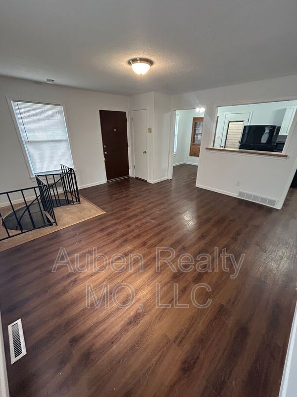 20808 E 13th Ter S. – photo 4