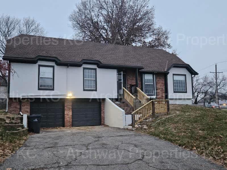 1600 W Elm Terr – photo 1