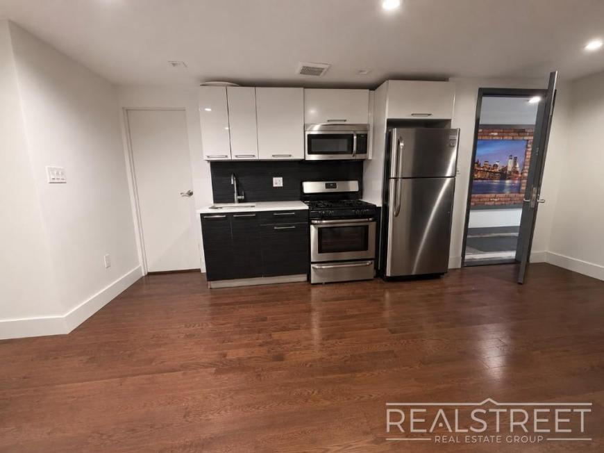 138 Cornelia Street – photo 2