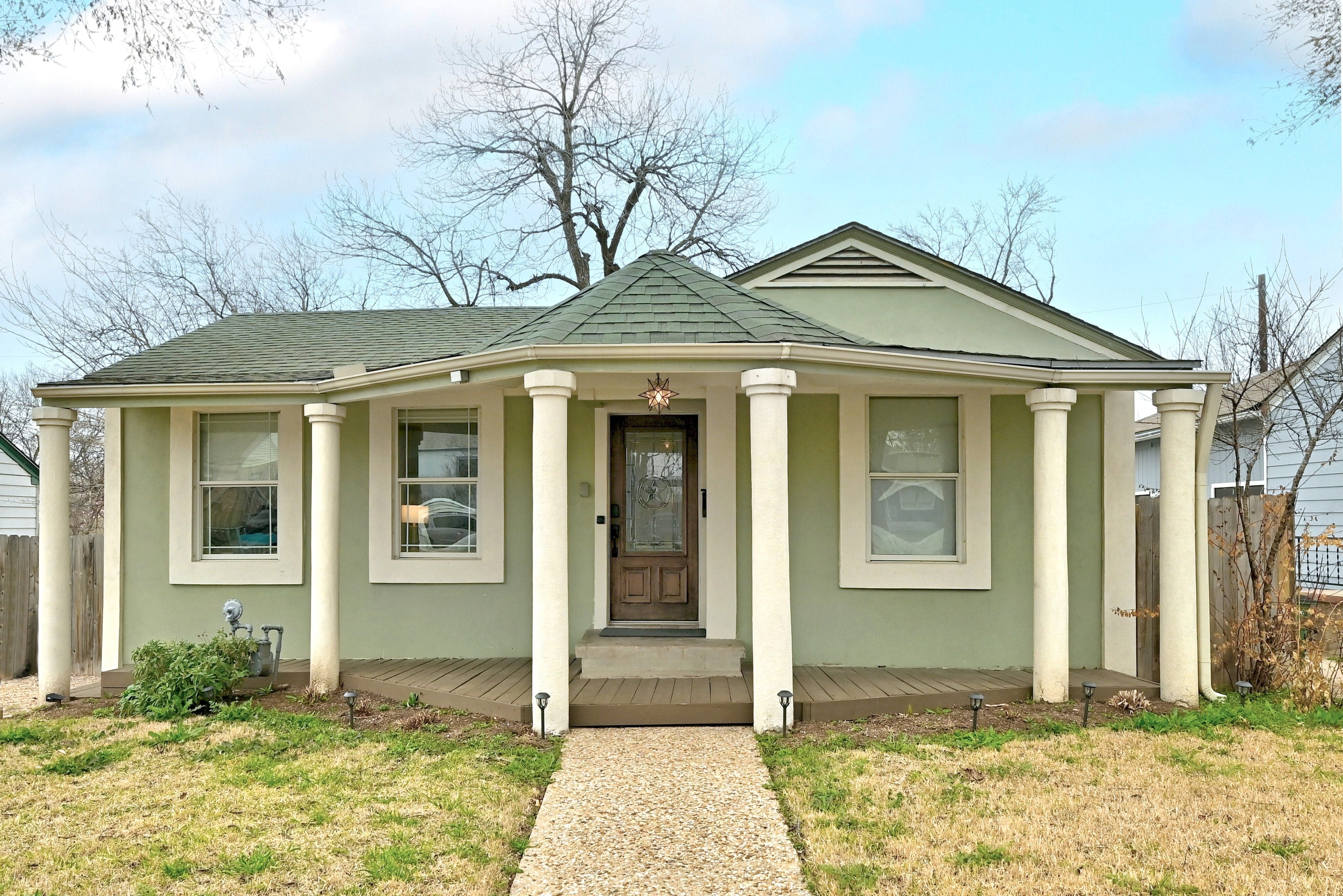 2952 Higgins Street – photo 1