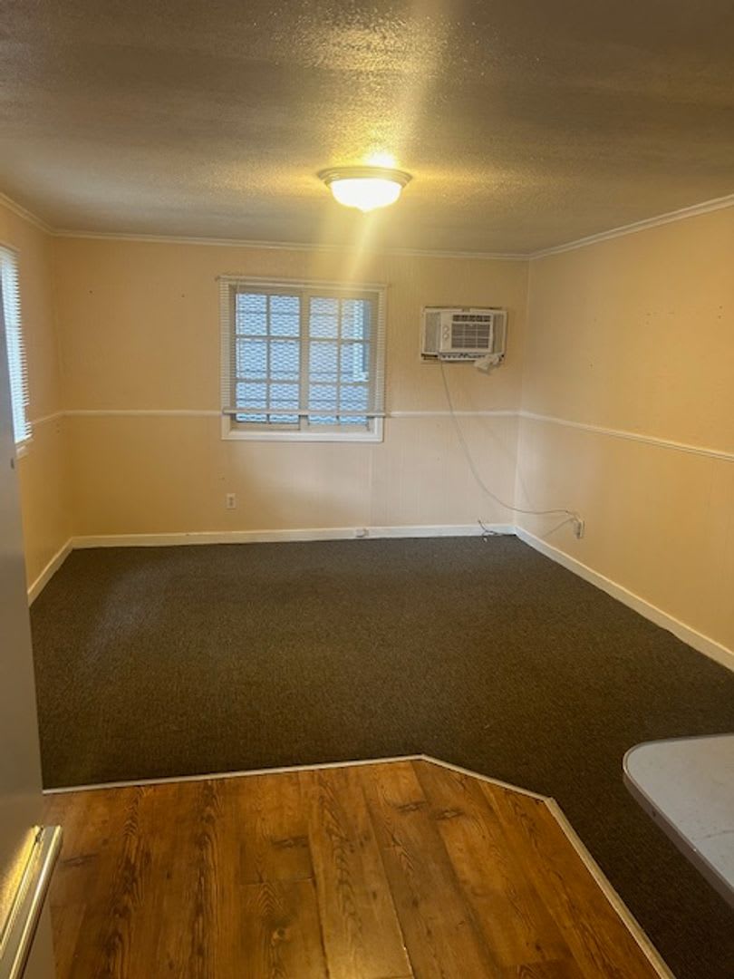 Cozy 2 Bedroom Home with Fenced Yard & Washer/Dryer – Ideal Rental Starter! – photo 2