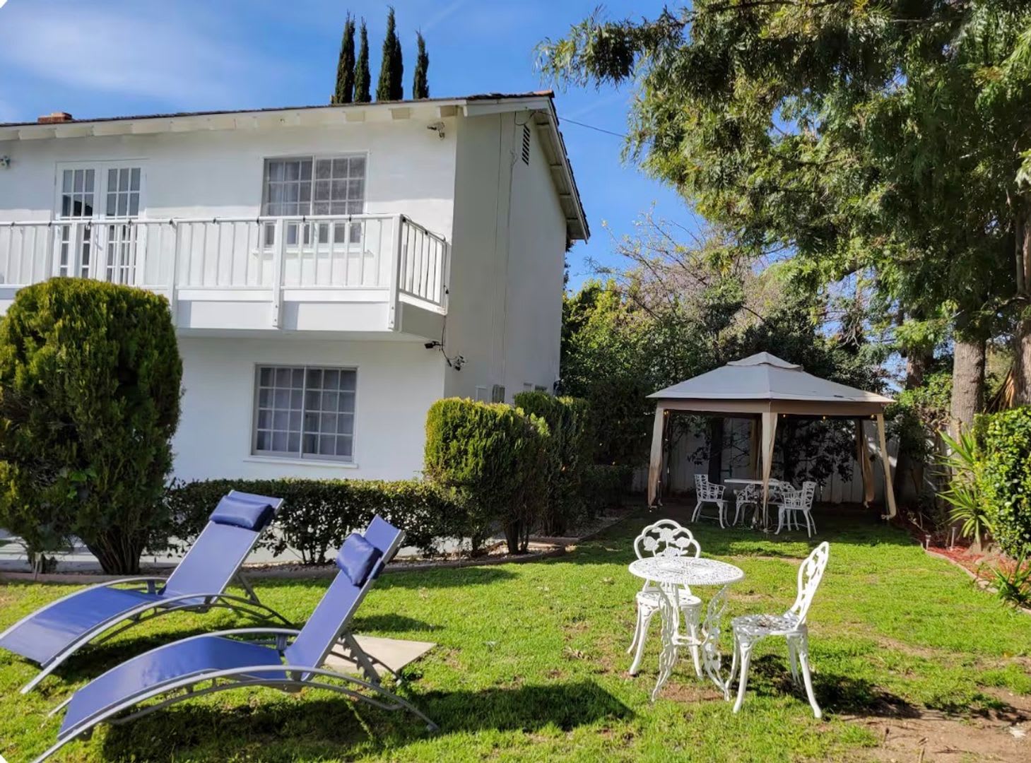 Resort-style 5 bedroom Thousand Oaks home with a pool! – photo 4