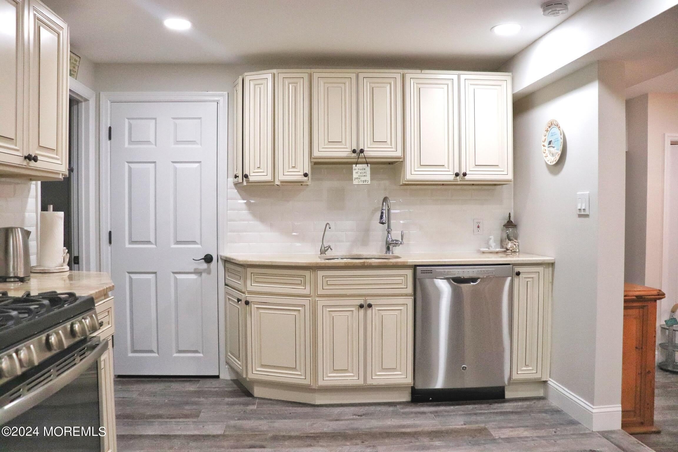 116 E Kupper Drive – photo 3