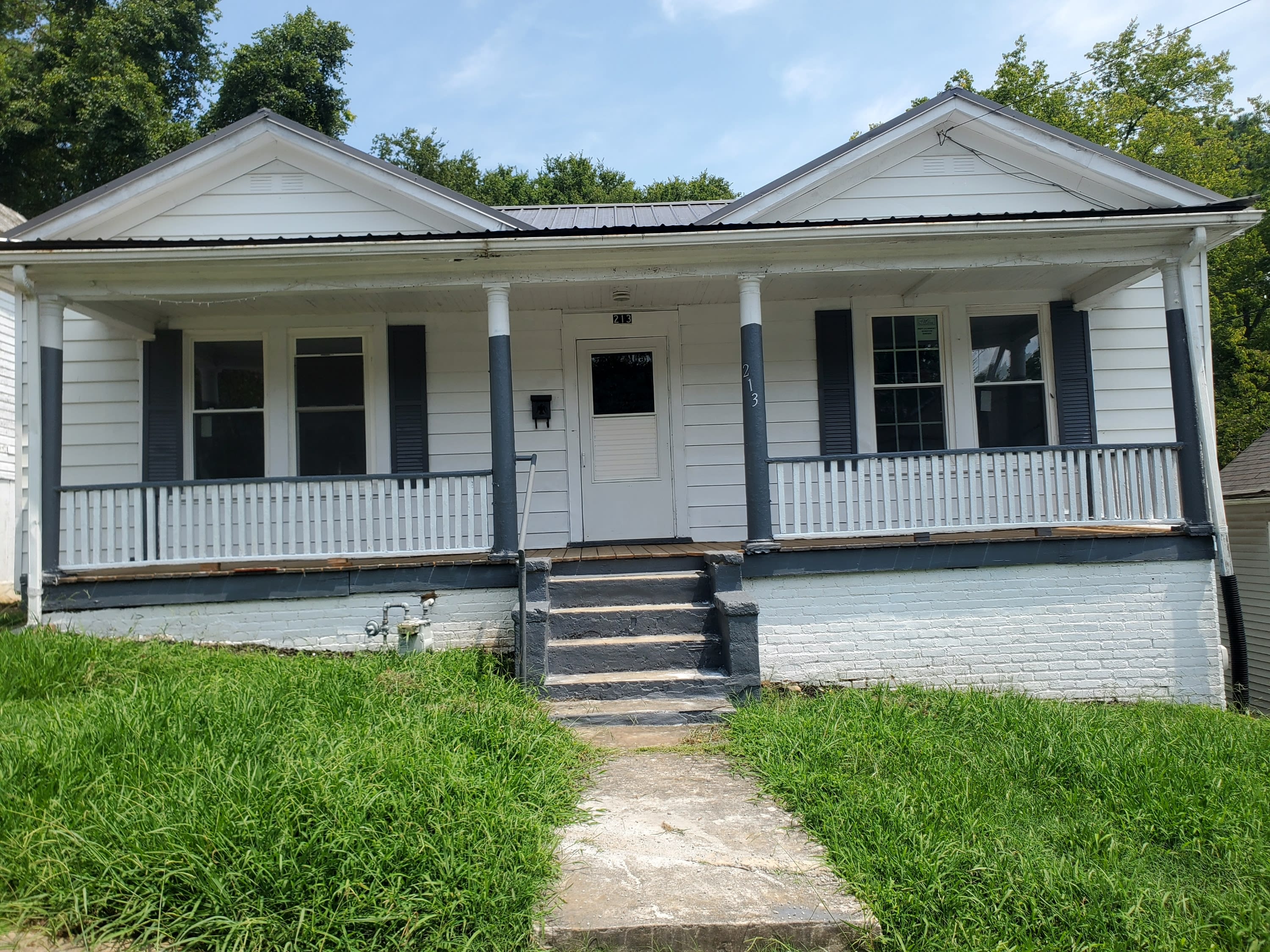 213 Campbell Street – photo 1