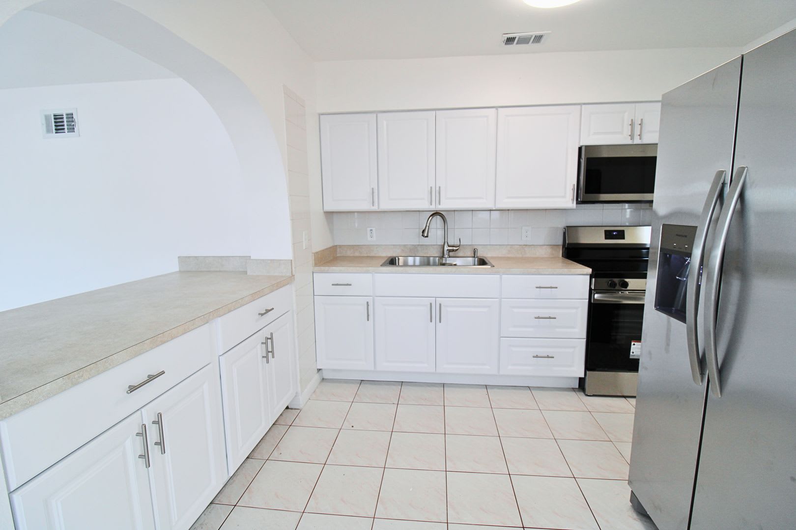 Freshly Updated 3 Bed 2 Bath Home In West Tampa – photo 3