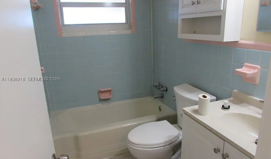3011 Saint Charles Street – photo 4