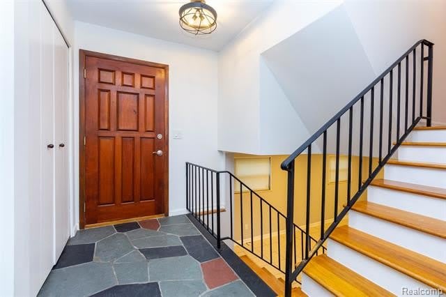 7580 Thornwood Street – photo 5