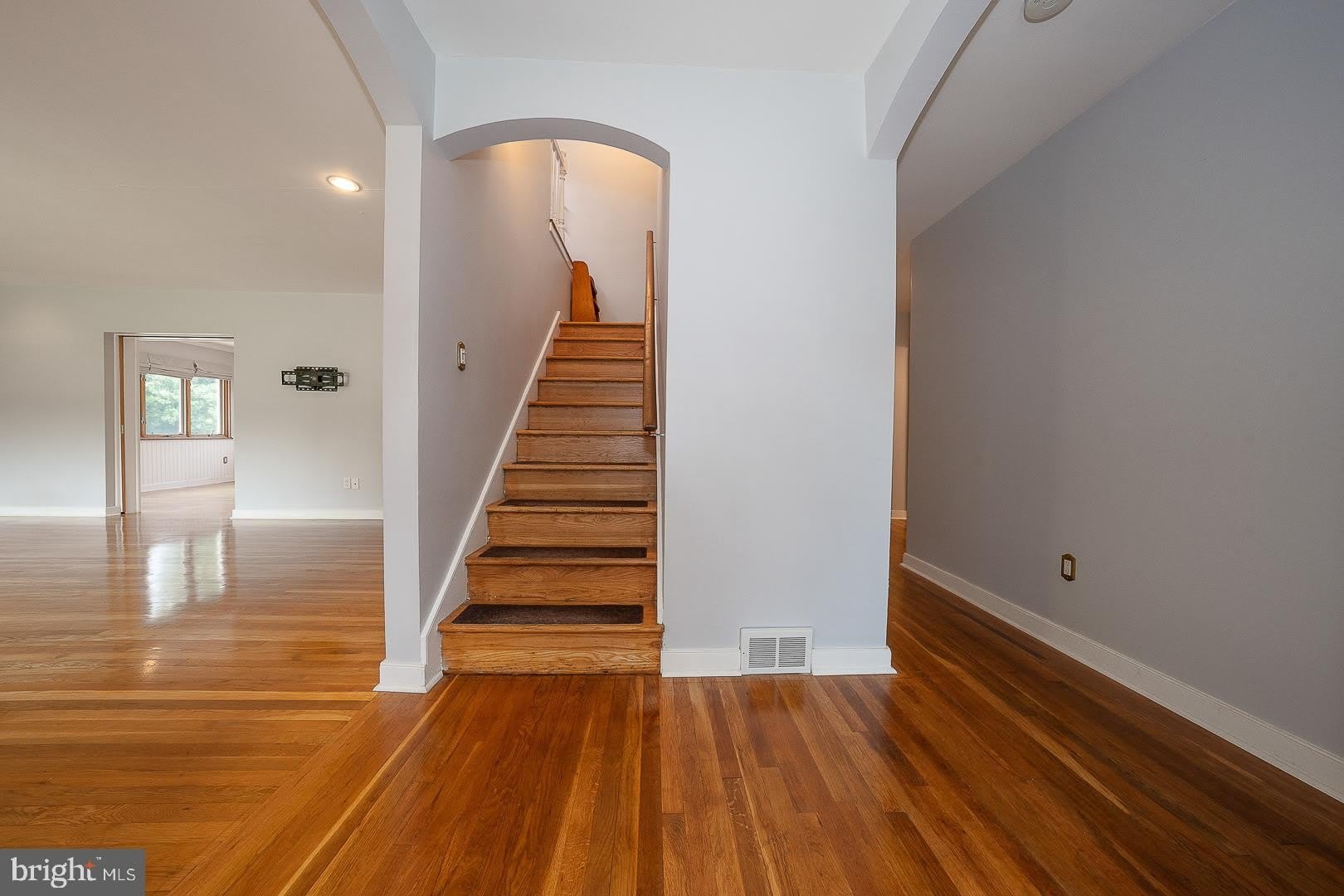 353 S Old Middletown Road – photo 4