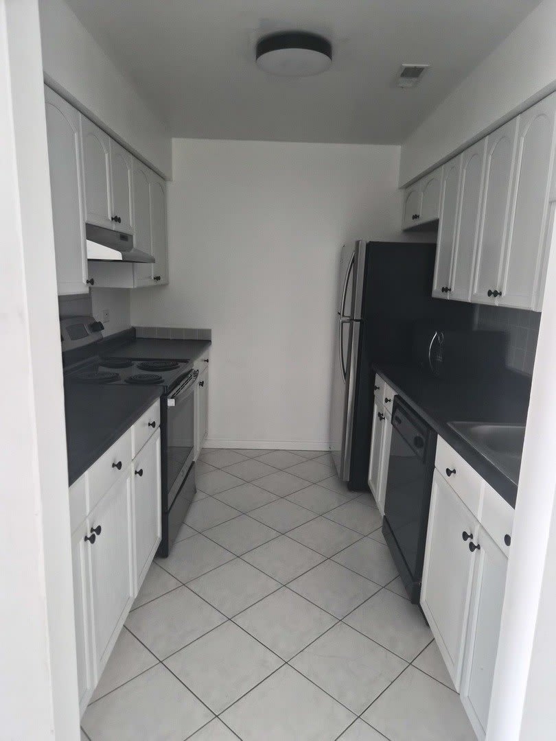 1424 Stonebridge Circle – photo 4
