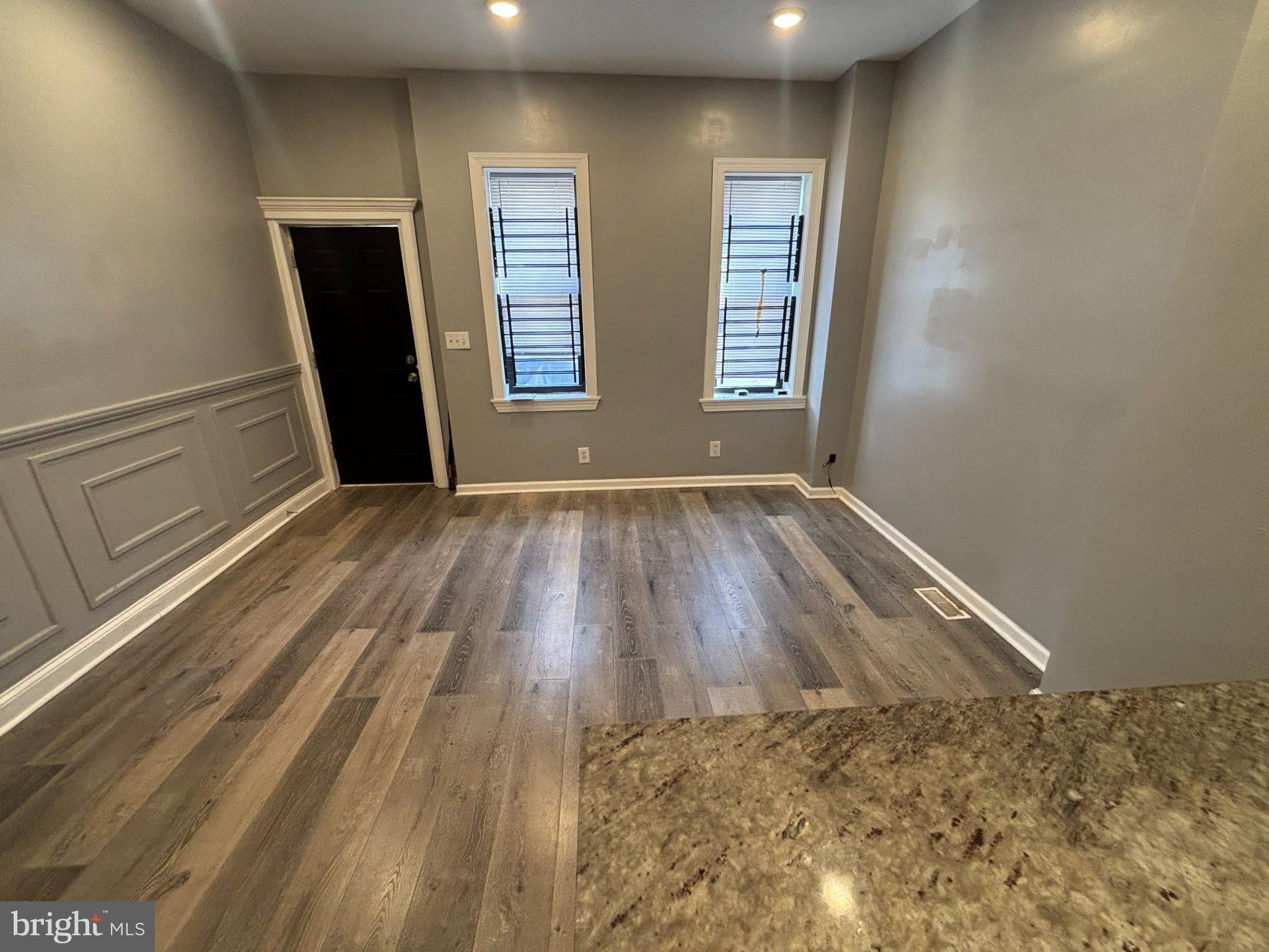 1717 FONTAIN Street – photo 1