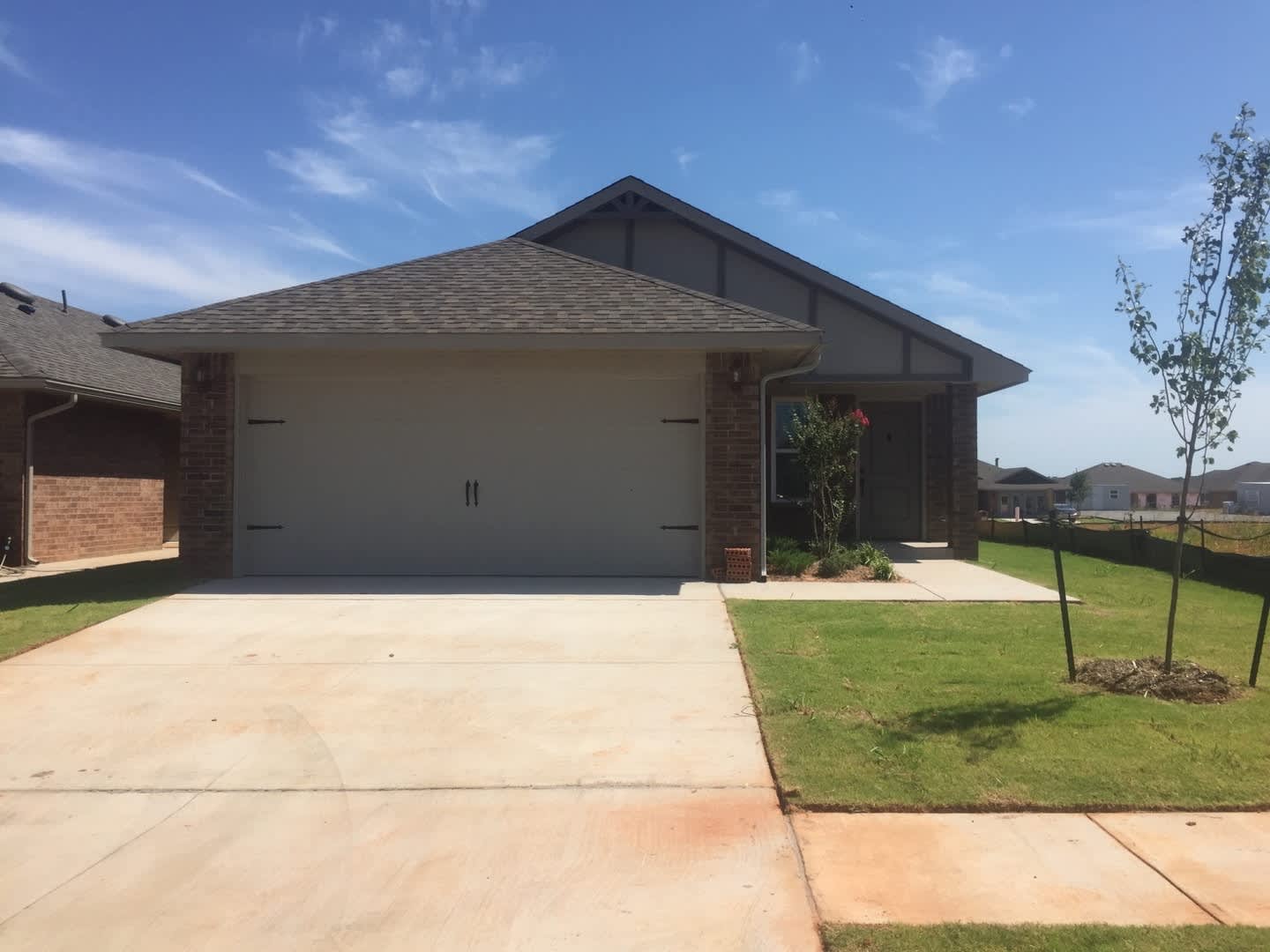 3 bedroom 2 bath home Mustang Schools – photo 2