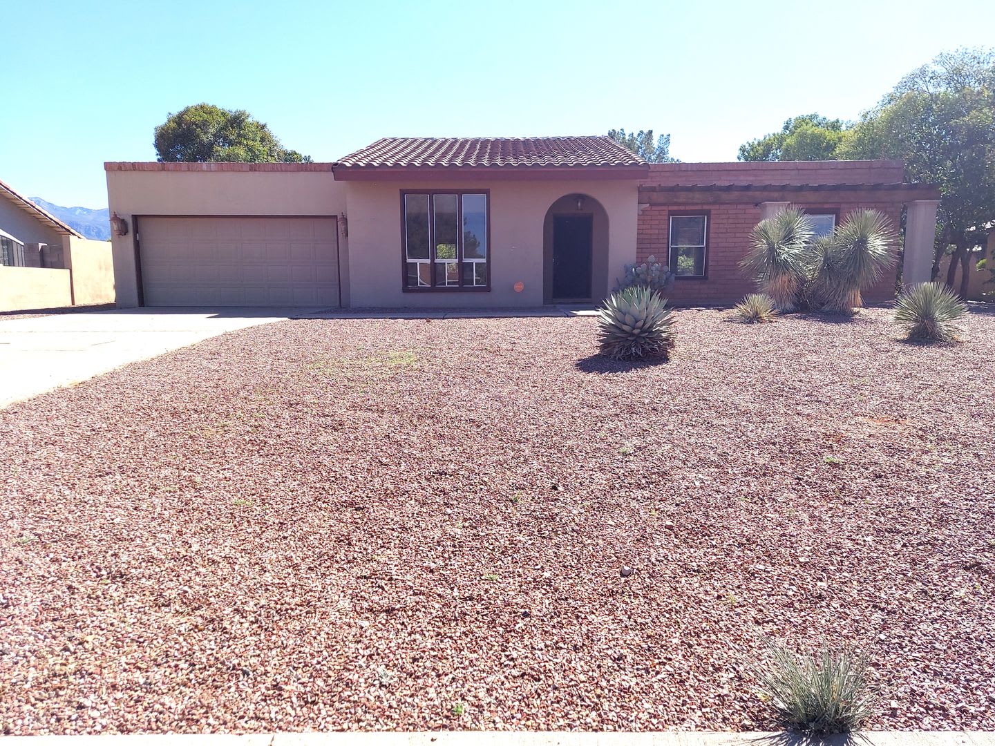 Spacious House – photo 1