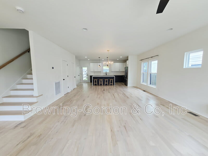 3209 Curtis Street – photo 4