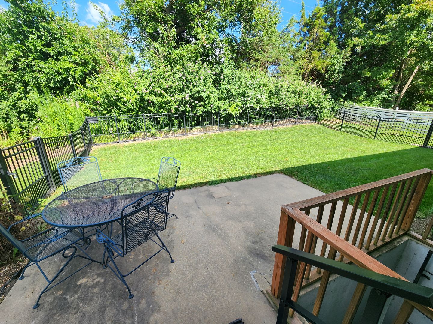 Executive 3 Br 3Bth Rancher 2Car Gar With All Utilities Only 450 Mo And Lawncare And Snow Removal Provided – photo 3