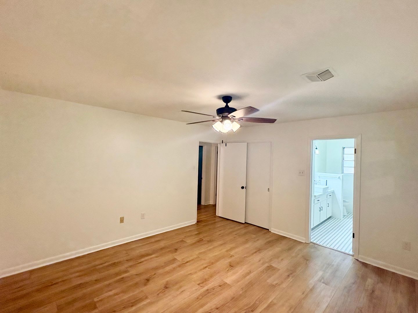 New Price!!! Newly Renovated 3BR/2.5 BA home – photo 5