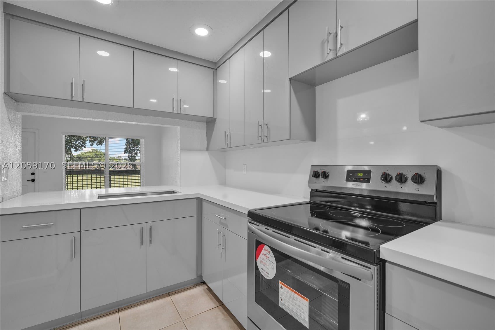 10015 NW 4th St – photo 2