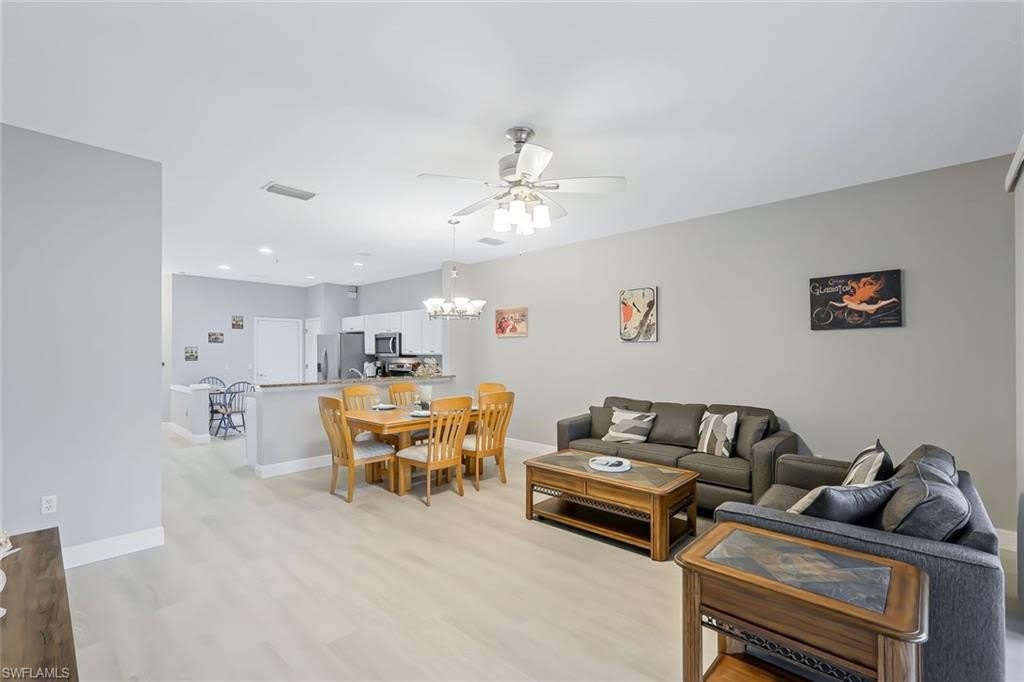 836 Hampton Cir – photo 5