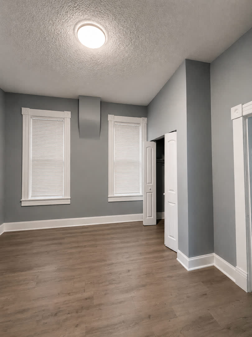 Fully Renovated 1 Bed + Bonus Room – photo 4